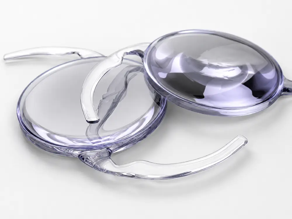 Multifocal IOL and Monofocal IOL