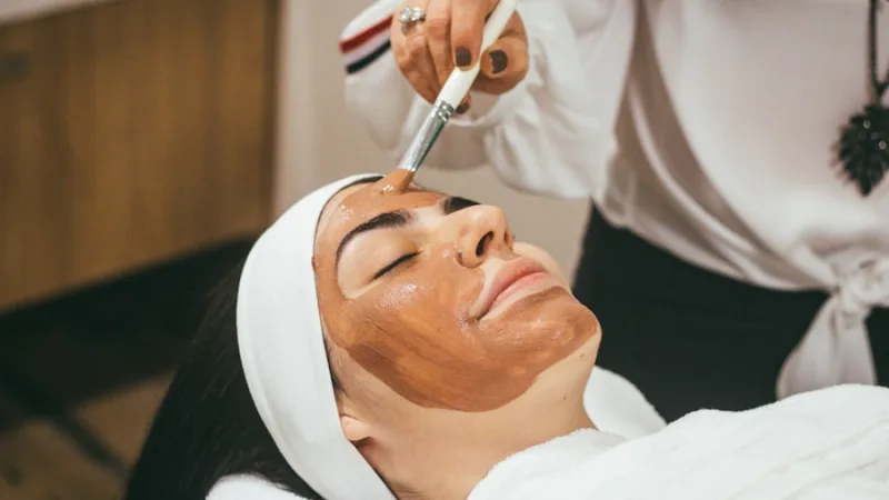 Specialist Periocular Chemical Peels